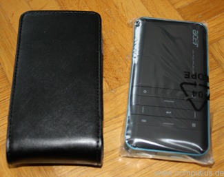 Der Acer C20-LED Projektor neben seiner Ledertasche Der Acer C20-LED Projektor neben seiner Ledertasche